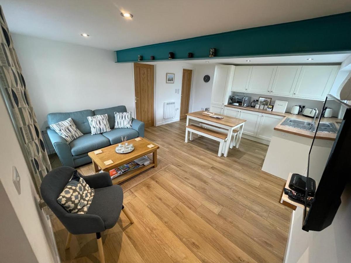 Lovely Ground Floor Apartment In Quiet Village Exeter Eksteriør billede
